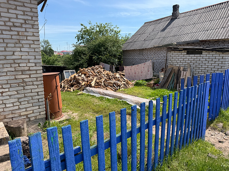 8 кубов смеси во дворе